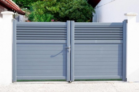 R&eacute;ussir le montage de votre portail &agrave; Laon, conseils d'experts